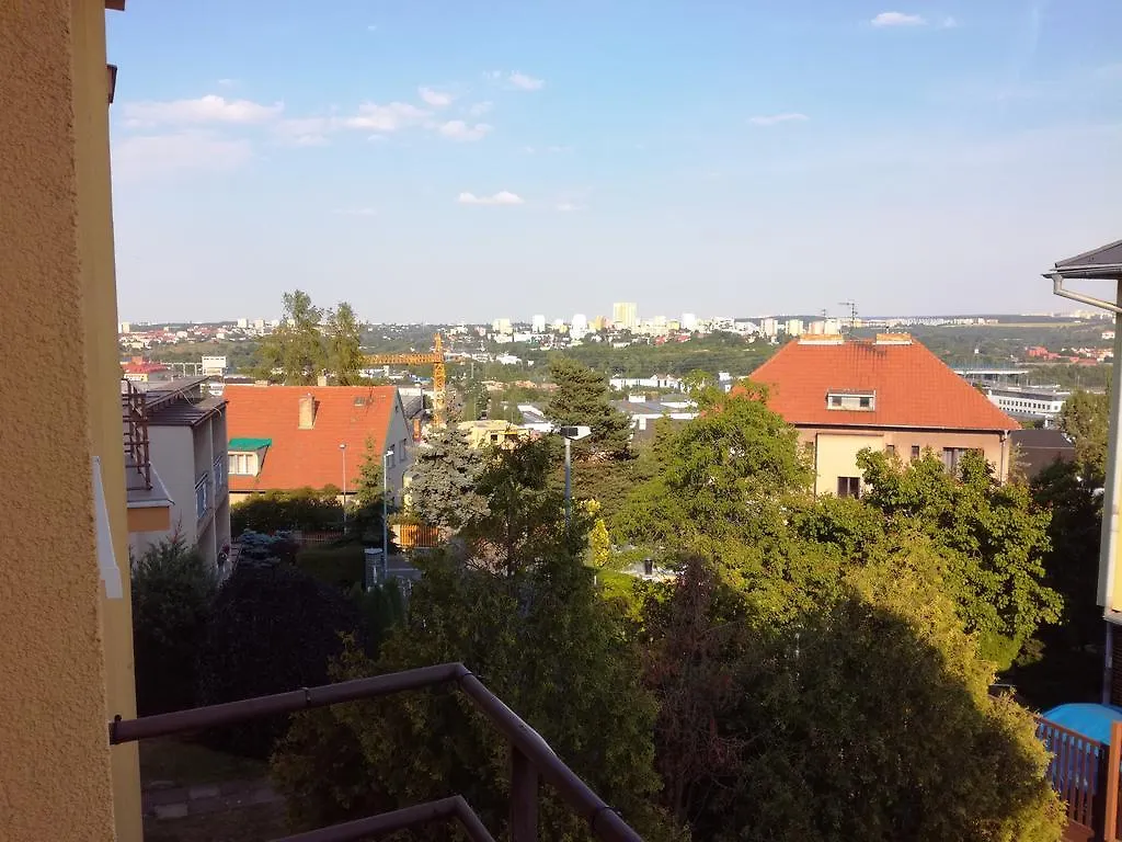 Lägenhet Bohdalec Hotell Prag